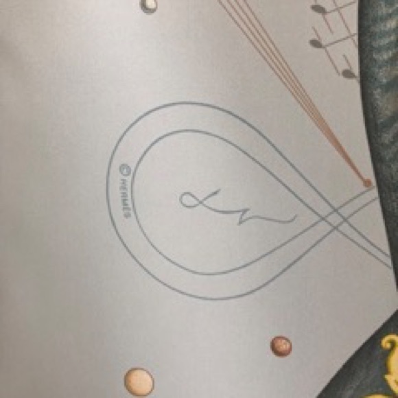 AUTHENTIC Hermès 35’ Silk Scarf - Picture 3 of 4